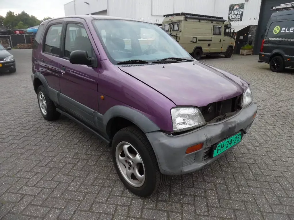 Daihatsu Terios 1.3 SX automaat 4 wd ( schade auto)