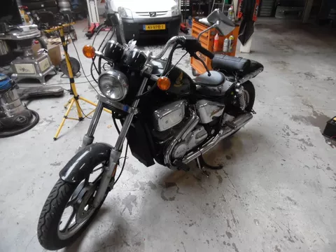 Honda Chopper VT 700C Shadow