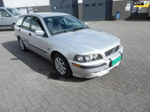 Volvo V40 2.0 T automaat apk 05/2026